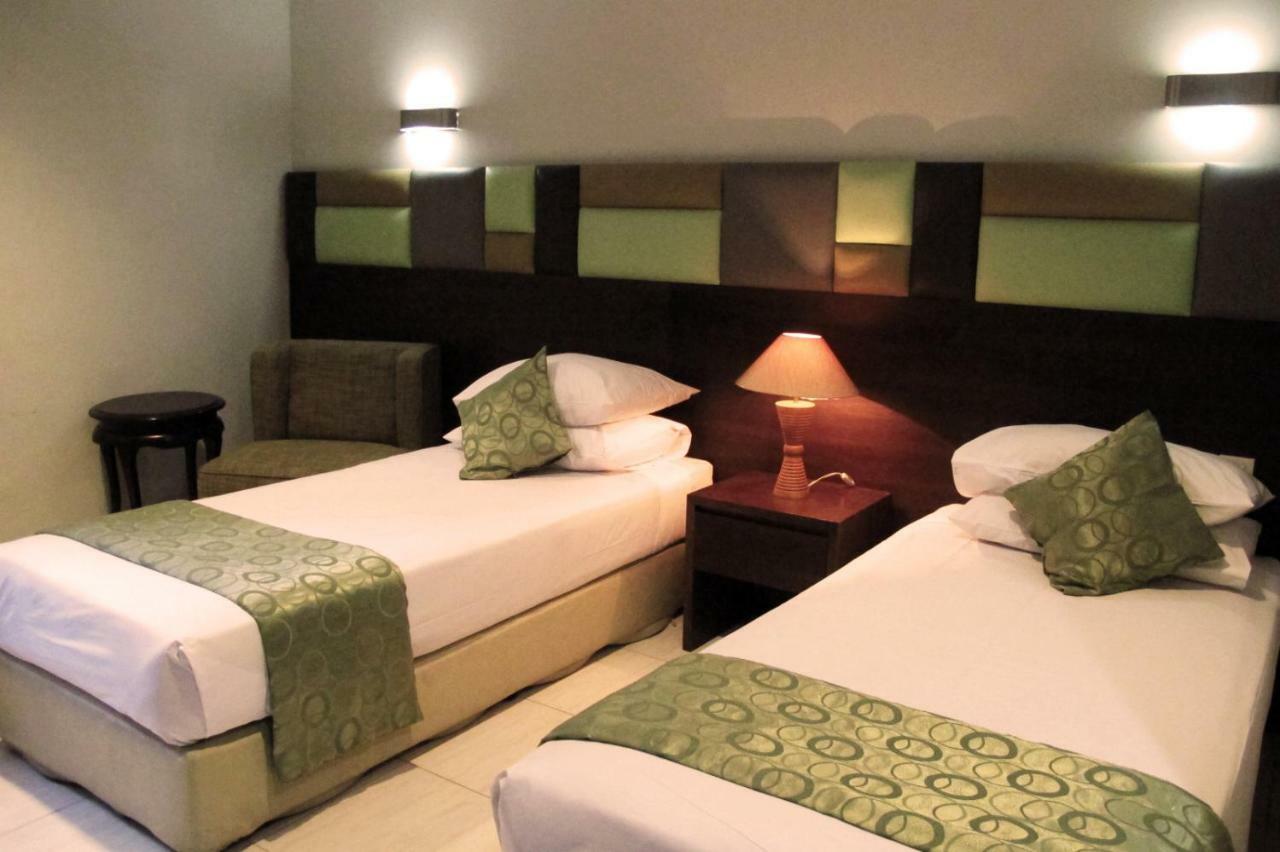 Hotel Alma Jakarta Buitenkant foto