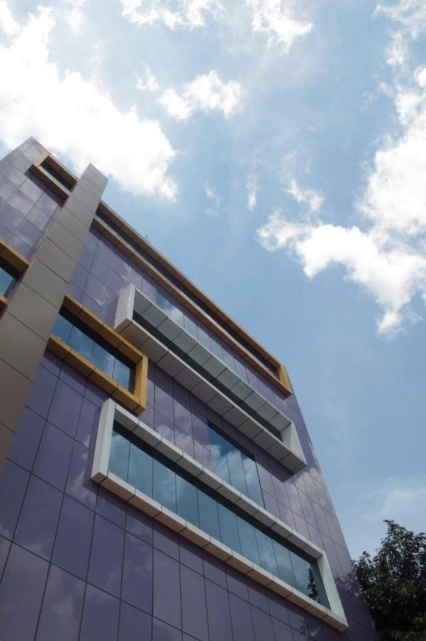 Hotel Alma Jakarta Buitenkant foto