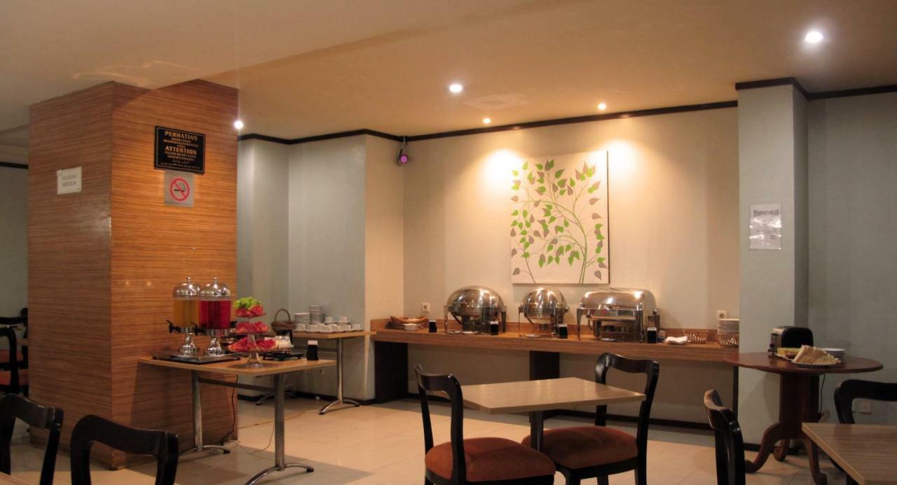 Hotel Alma Jakarta Buitenkant foto